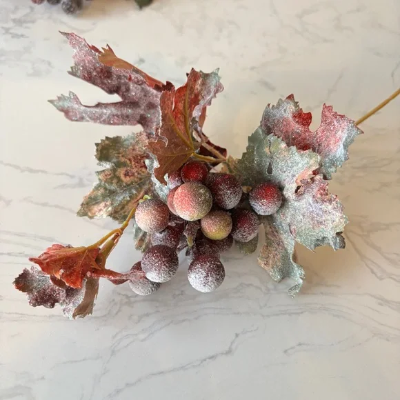 Set of three artificial beaded/ sugared grape vines in purple - Picture 3 of 8